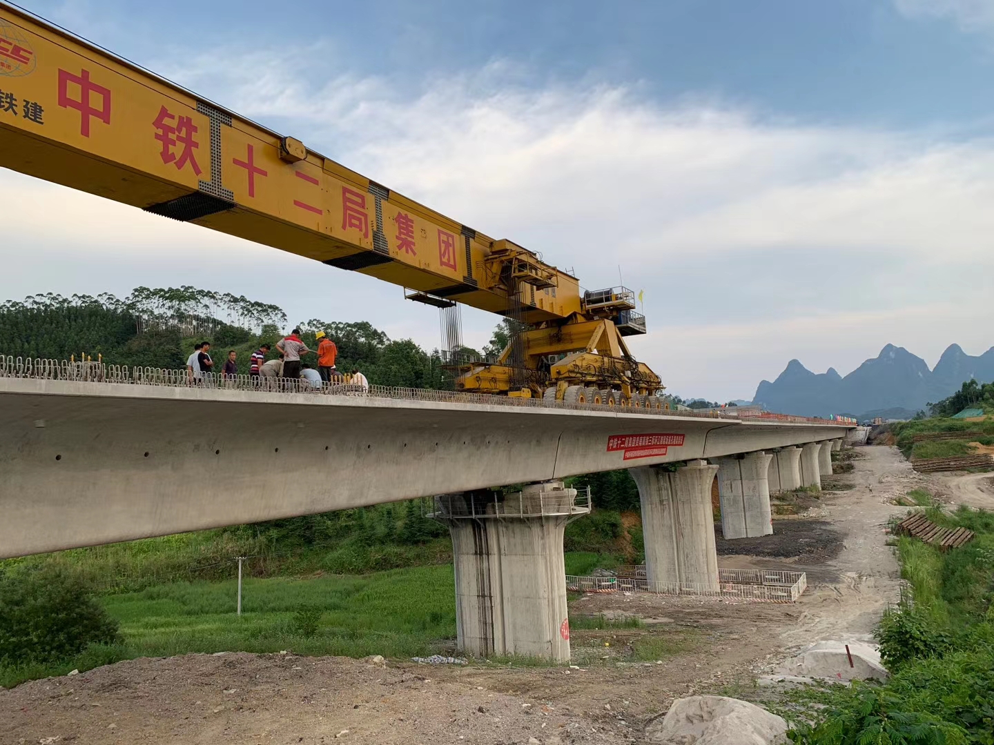 安岳预应力加固在公路桥梁施工应用